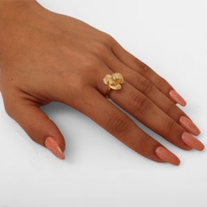 טבעת פרח יהלומים